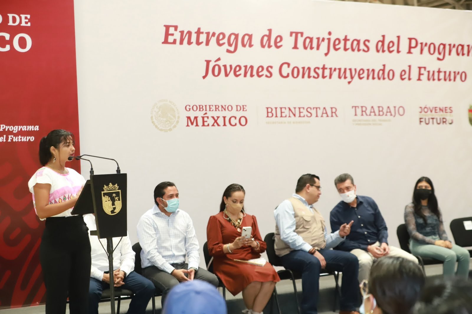 Rutilio Escandón encabeza entrega de más de 5 mil tarjetas del Programa Jóvenes Construyendo el Futuro