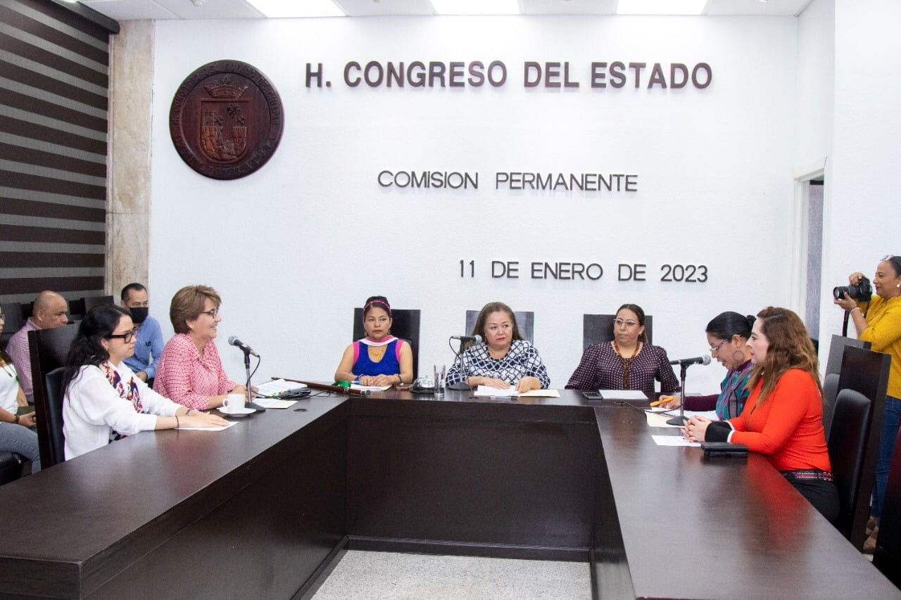 Turnan a comisiones parlamentarias diversas disposiciones para su análisis