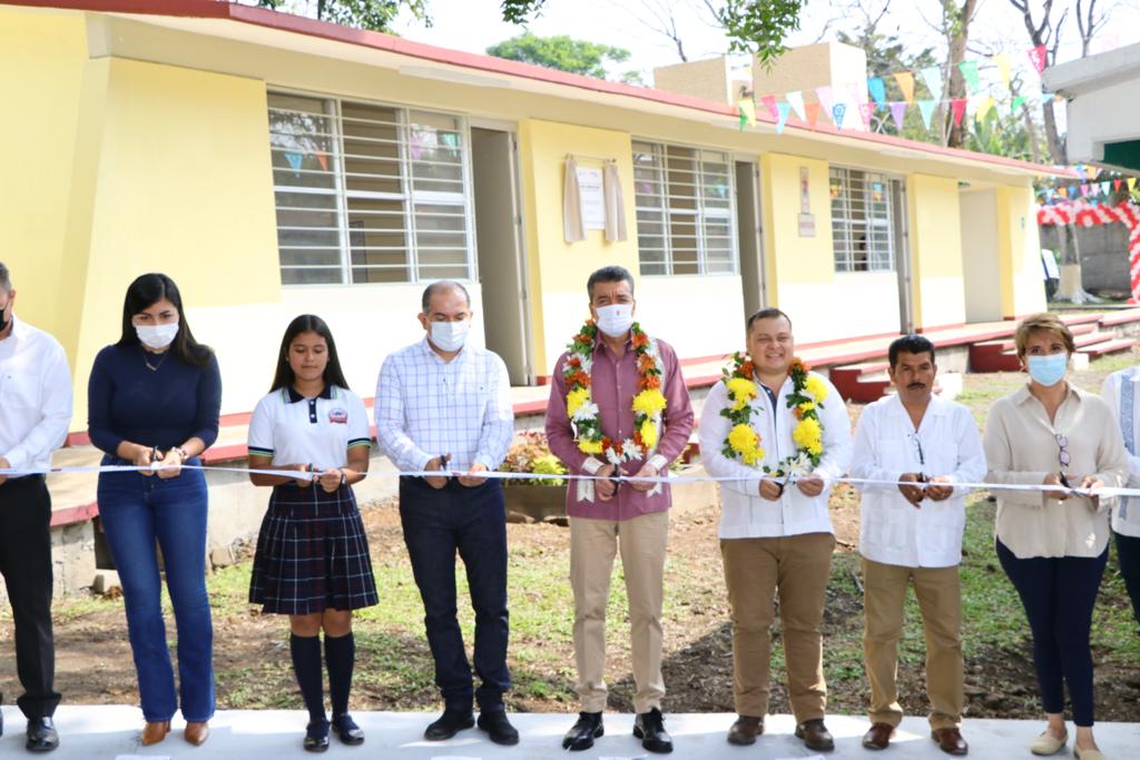 En Cacahoatán, inaugura Rutilio Escandón construcción de aulas en Escuela Preparatoria “Jaime Sabines”