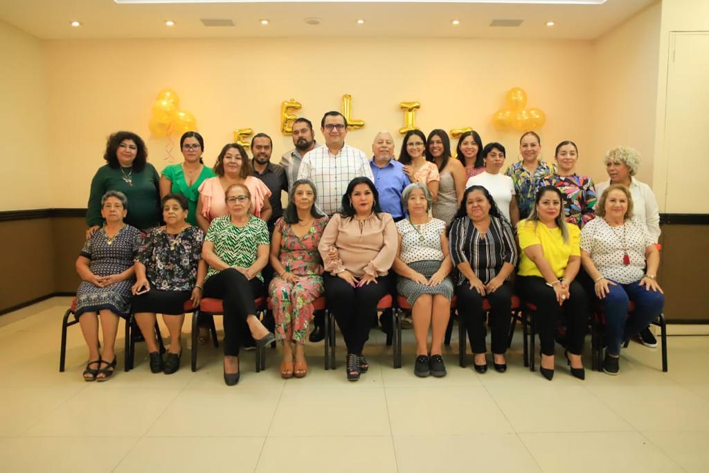 Aguilar Castillejos felicita a todas las madres chiapanecas, en este 10 de mayo