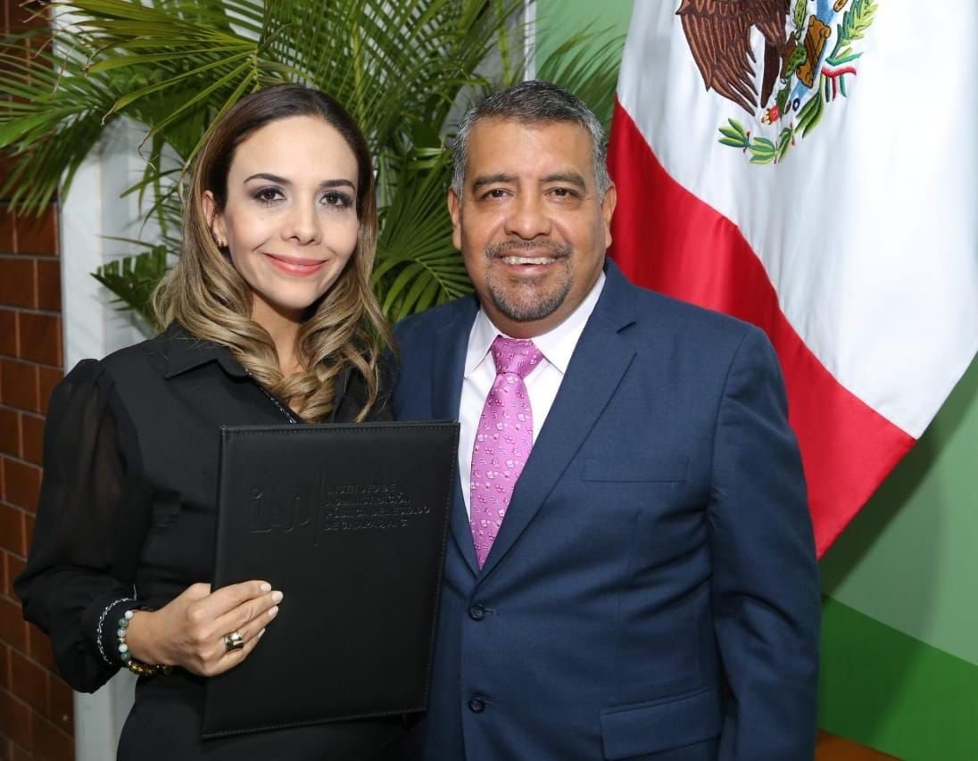 Asiste Javier Jiménez a ceremonia de graduación del IAP