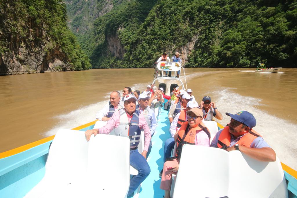 Rutilio Escandón supervisa acciones de limpieza del Cañón del Sumidero