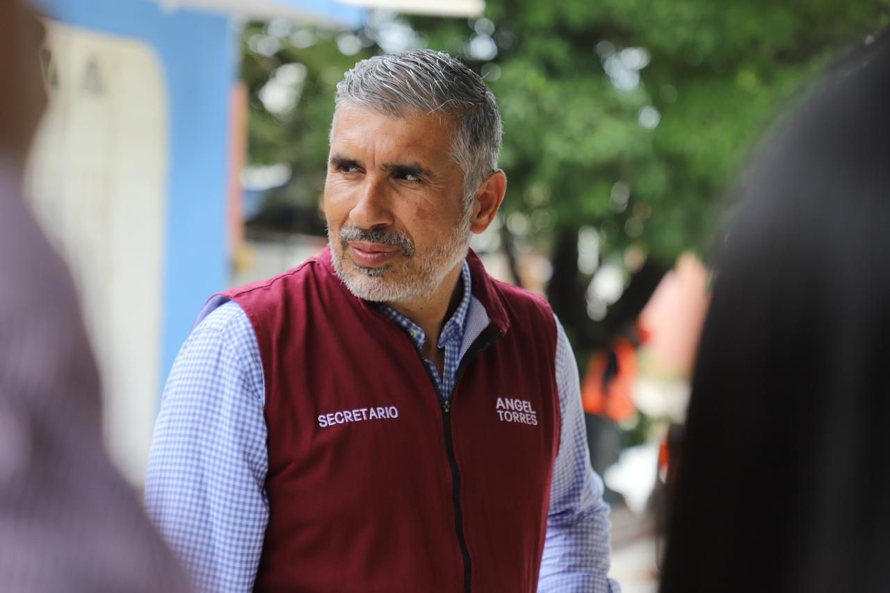 Avanzan trabajos de pavimentación en el Fraccionamiento Vida Mejor: Ángel Torres