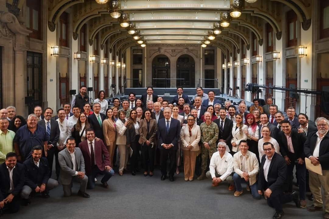 Aguilar Castillejos se reúne con gabinete presidencial