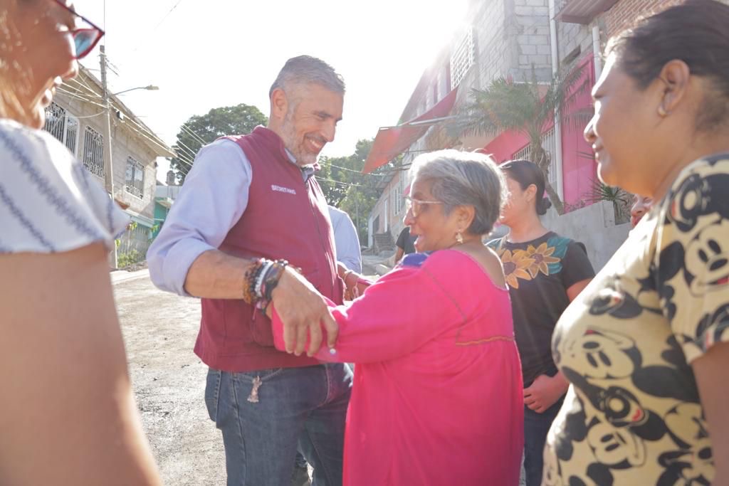 Mejoramos vialidades en colonia Paseo del Bosque, Tuxtla: Angel Torres