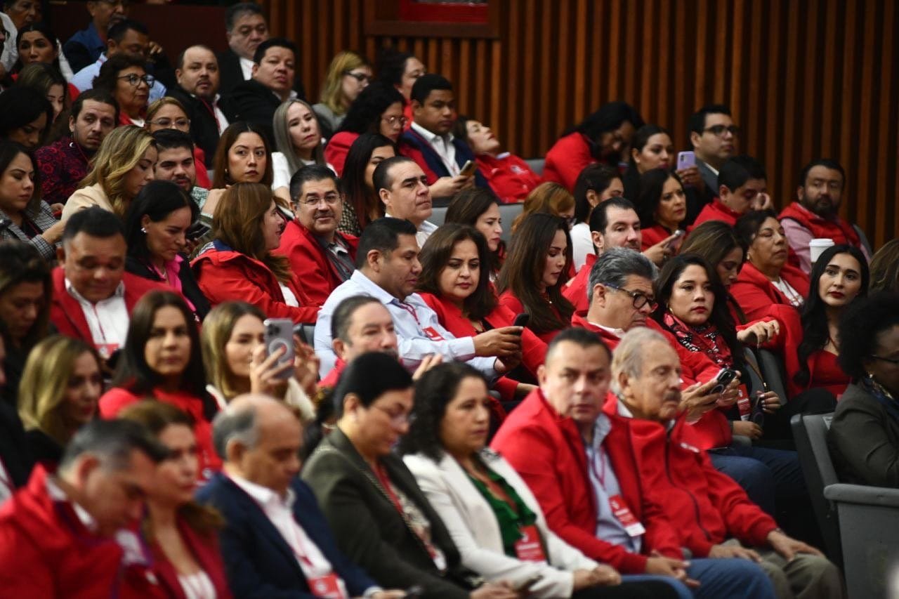 Delegadas y delegados de Chiapas presentes en la elección del CEN del PRI.