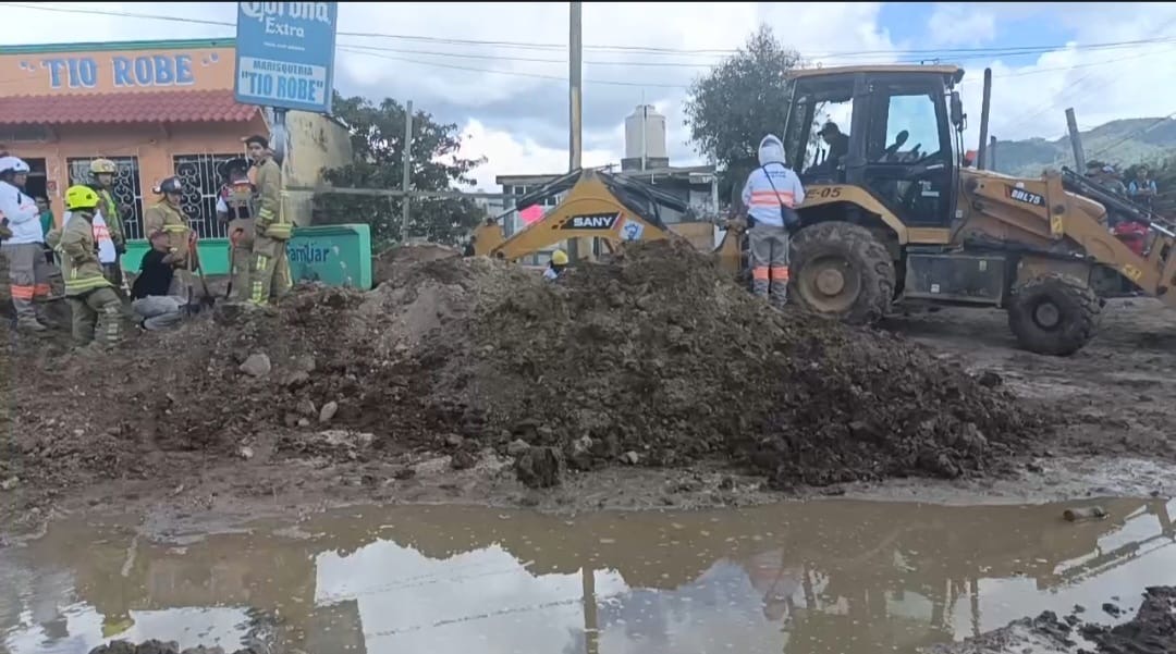 Pierde la vida al caer en una zanja