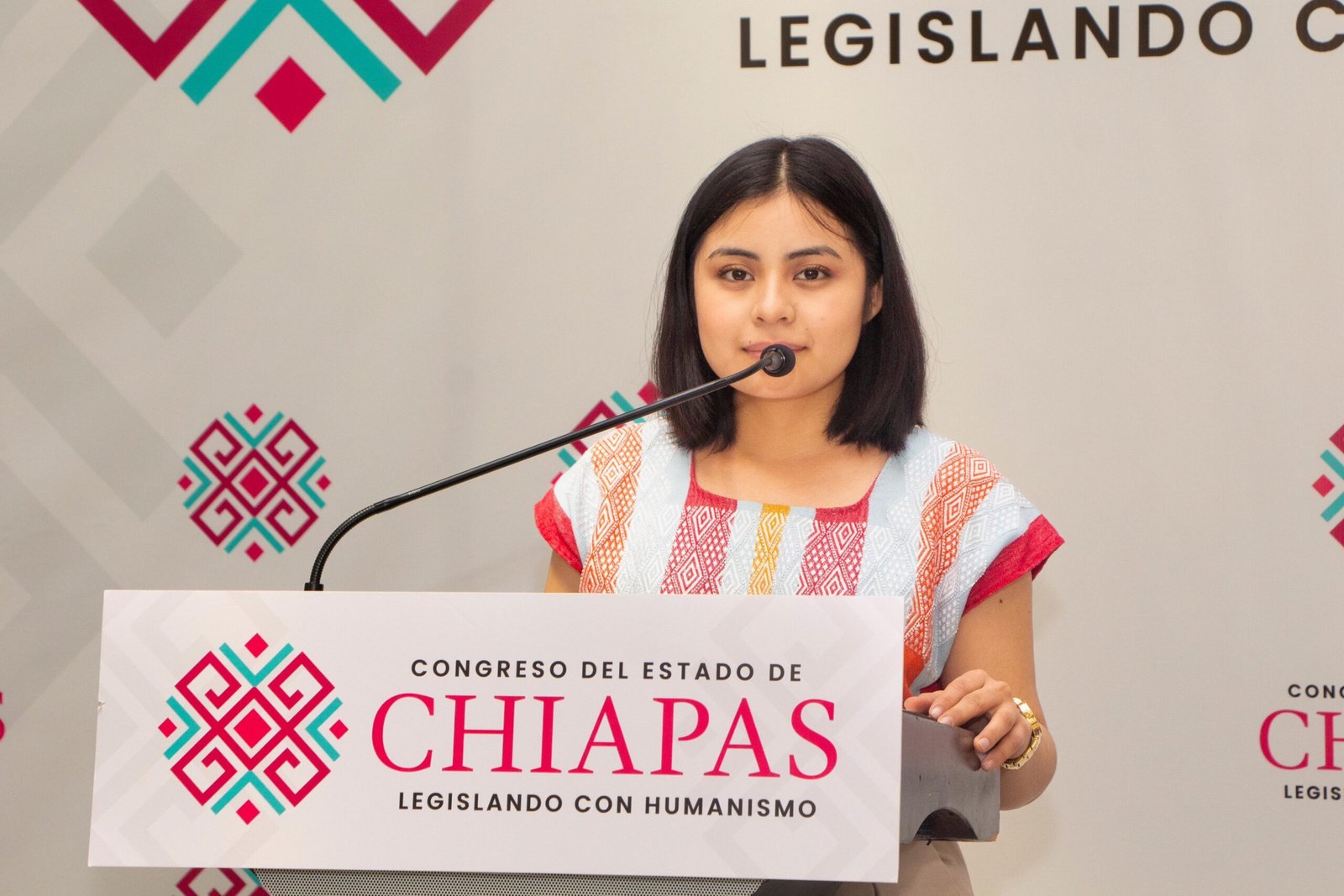 Presentan convocatoria para integrar el Parlamento Juvenil 2025