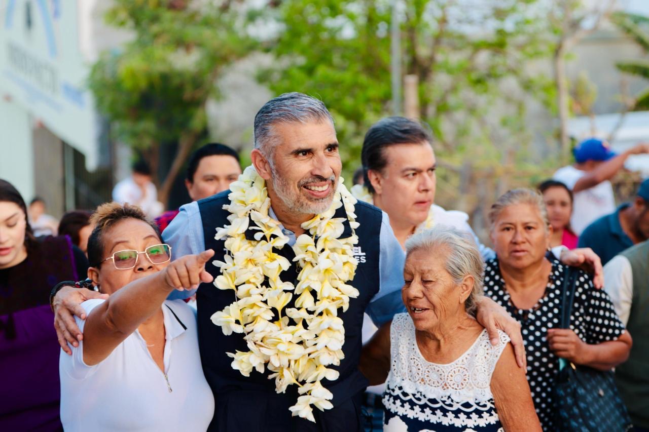 Inaugura Angel Torres una calle más en la colonia Chiapas Solidario