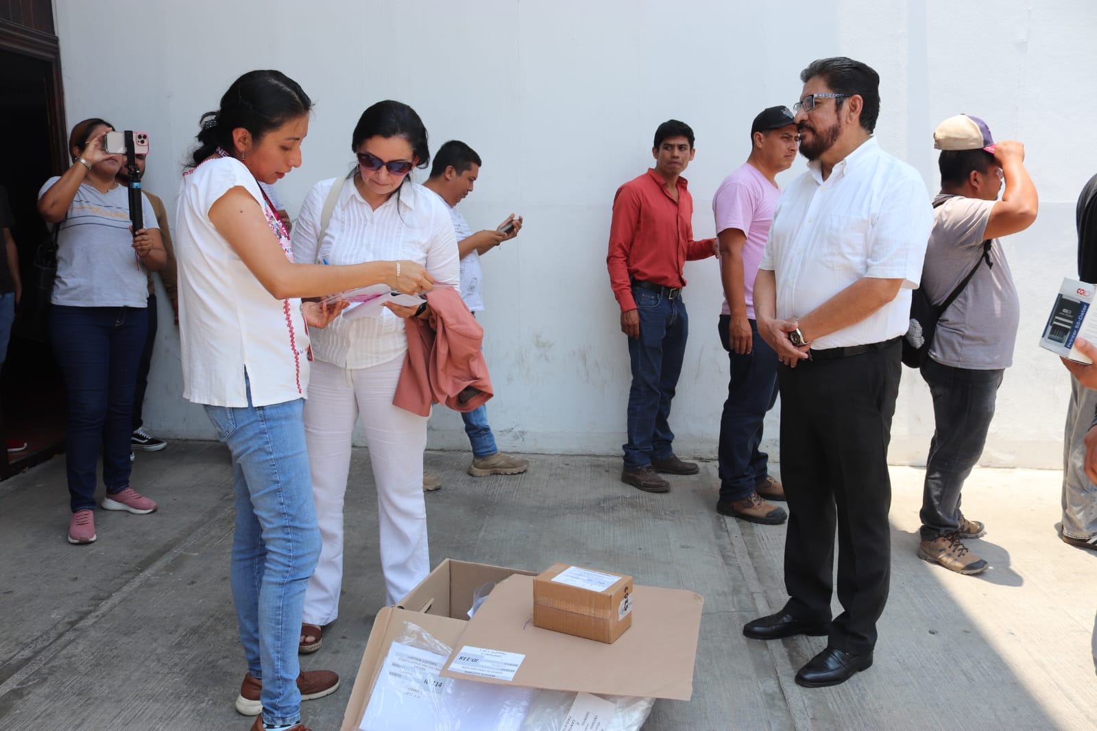 INE Chiapas recibe papelería electoral que se utilizará en las casillas electorales