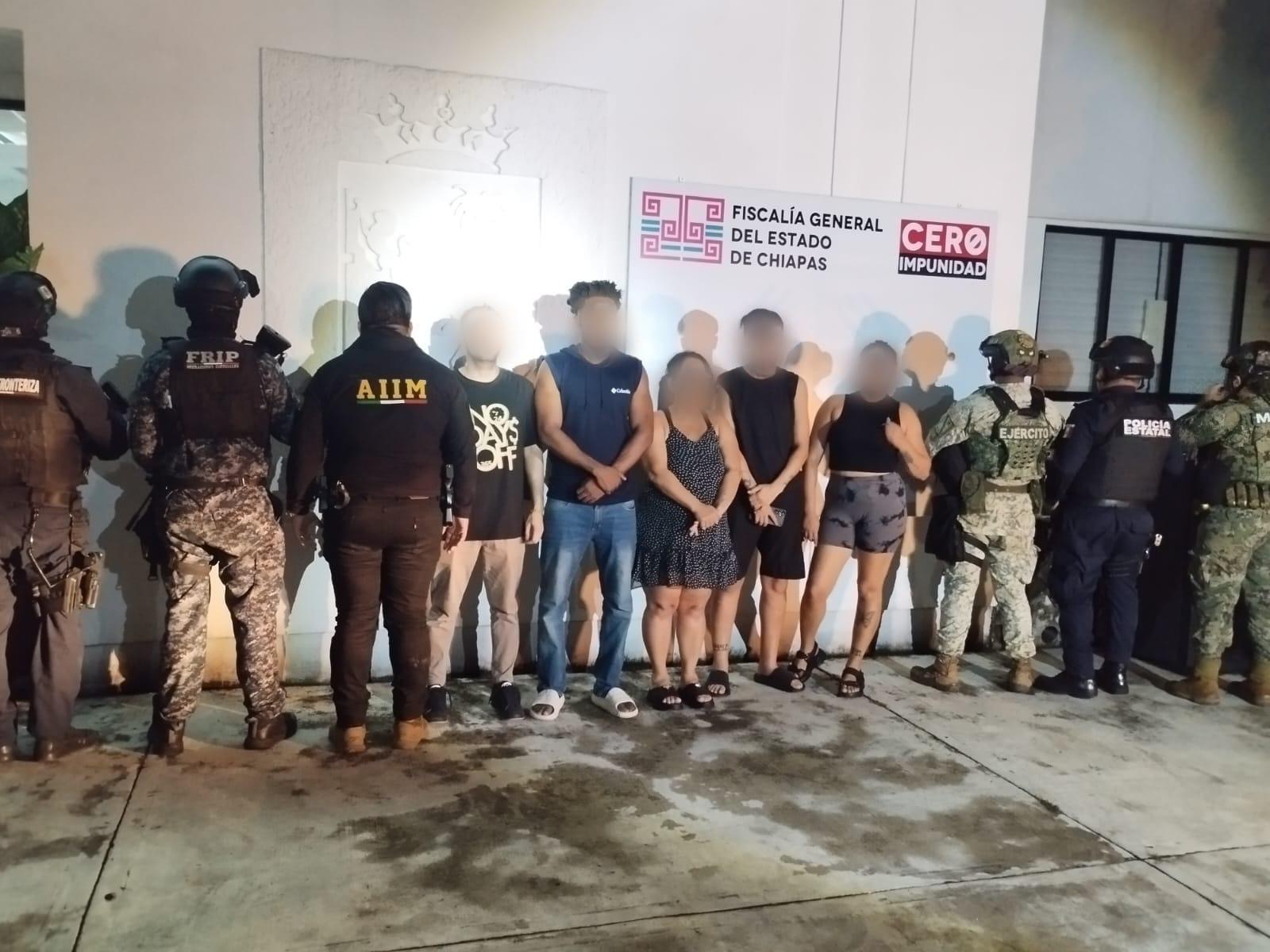 Rescatan a 5 personas en tránsito, presuntas víctimas de extorsión en Tapachula: FGE