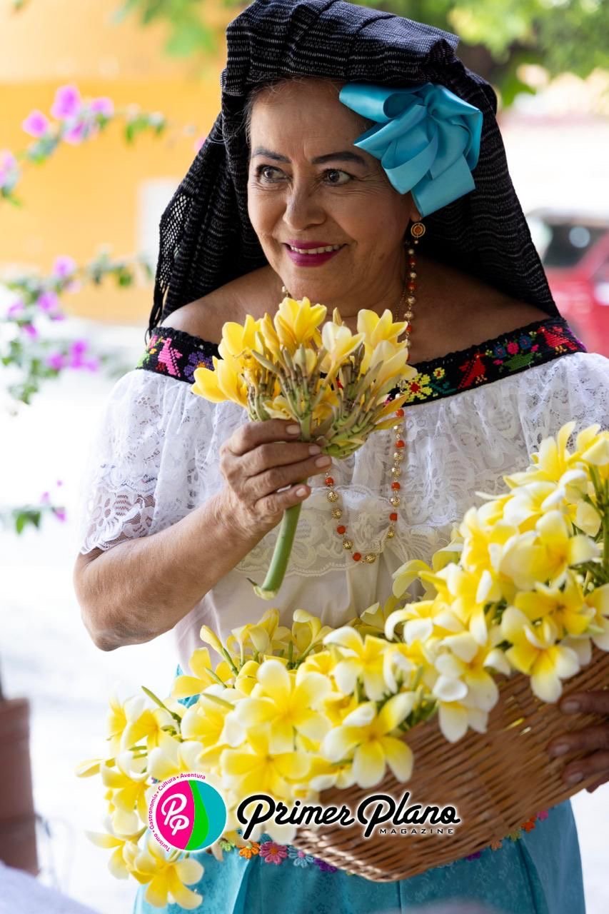 Tuxtla honra sus raíces con la elaboración tradicional de ramilletes y guirnaldas zoques
