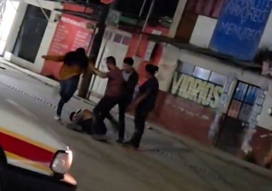 Pandilleros asesinaron a patadas a jovencito en el barrio María Auxiliadora, nadie los detuvo