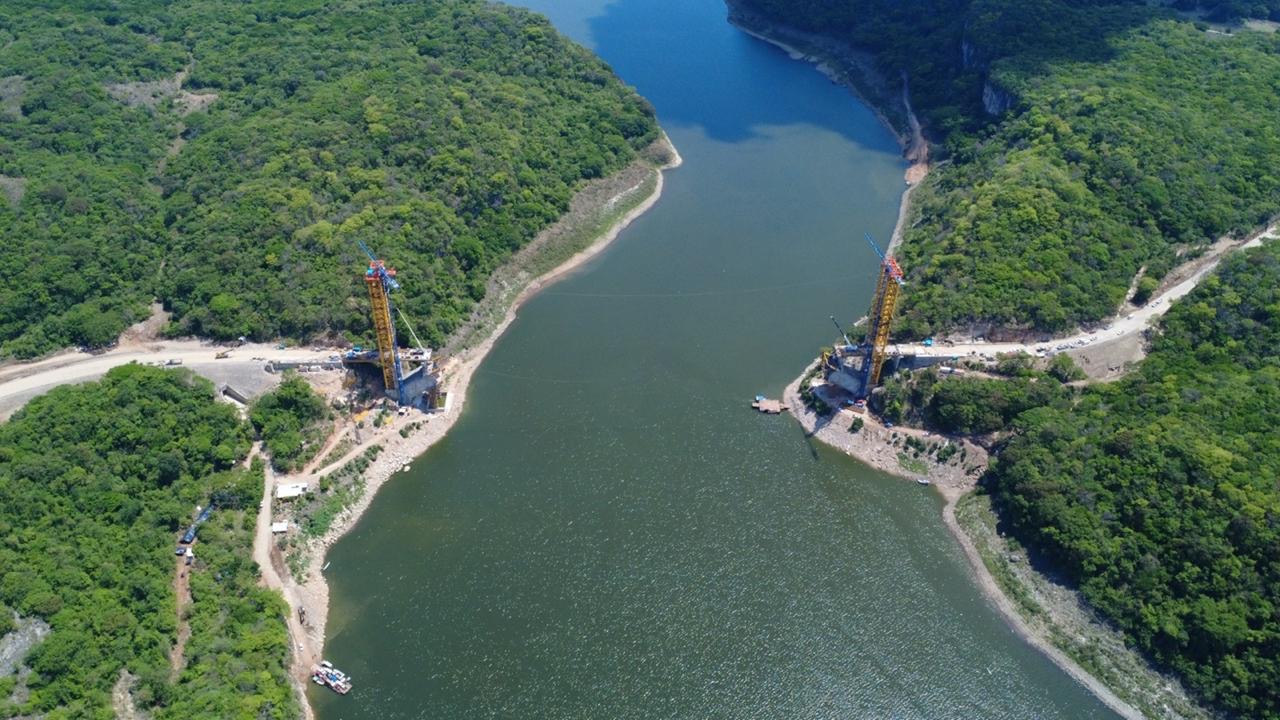 Avanza construcción de puente “Rizo de Oro”