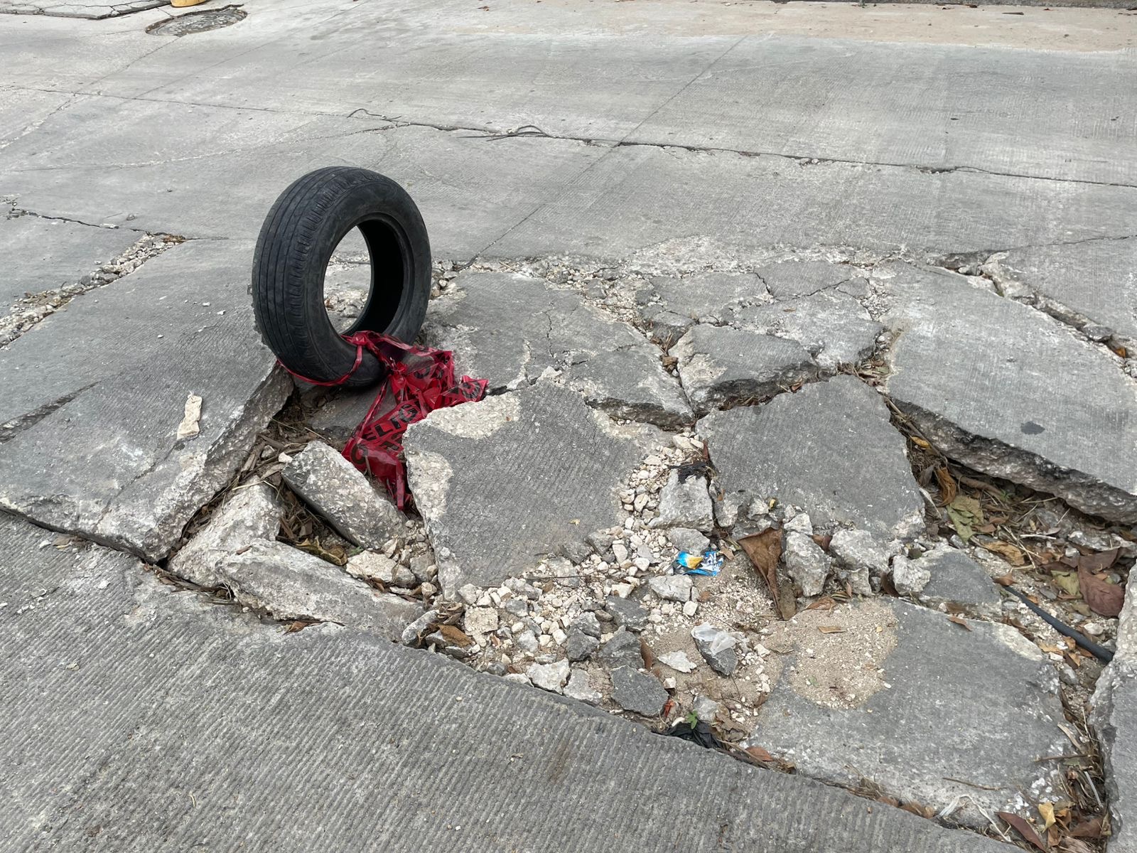 Piden arreglo de calles en la Juy Juy