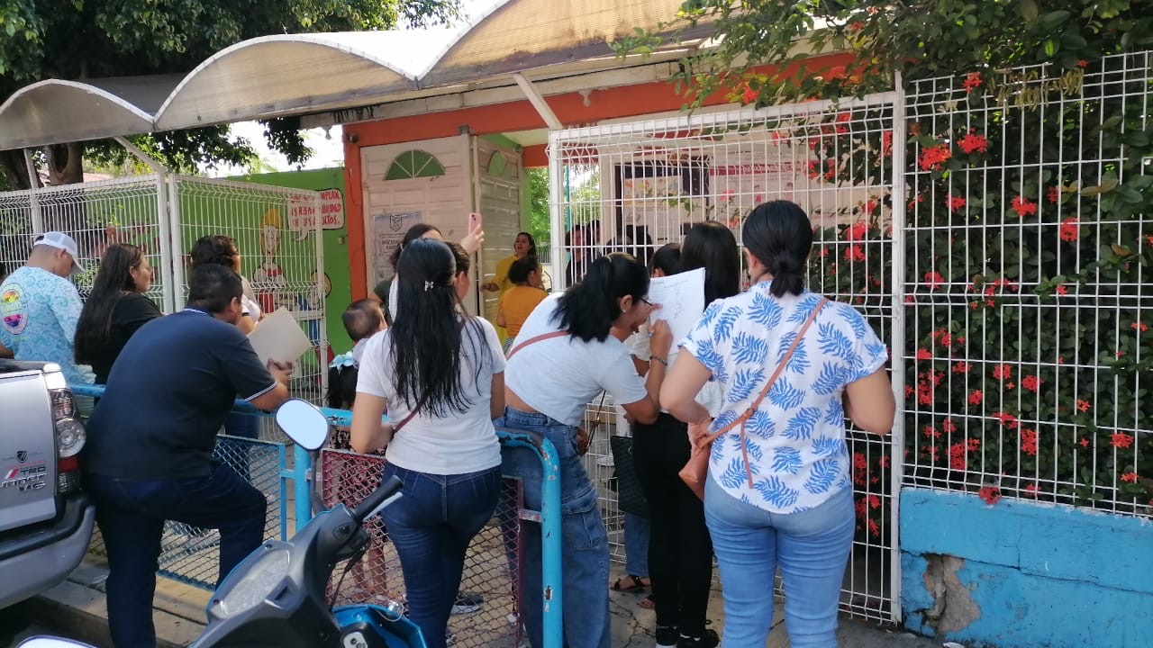 Piden destitución de directora en Jardín de niños