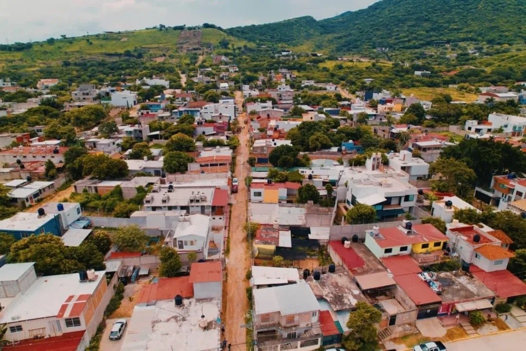 Angel Torres arranca pavimentación de la avenida Tamaulipas en Plan de Ayala