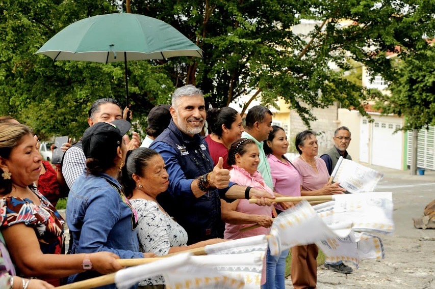 Resuelve Angel Torres socavón de hace muchos años al dar banderazo de inicio a una calle más en San Pedro Progresivo