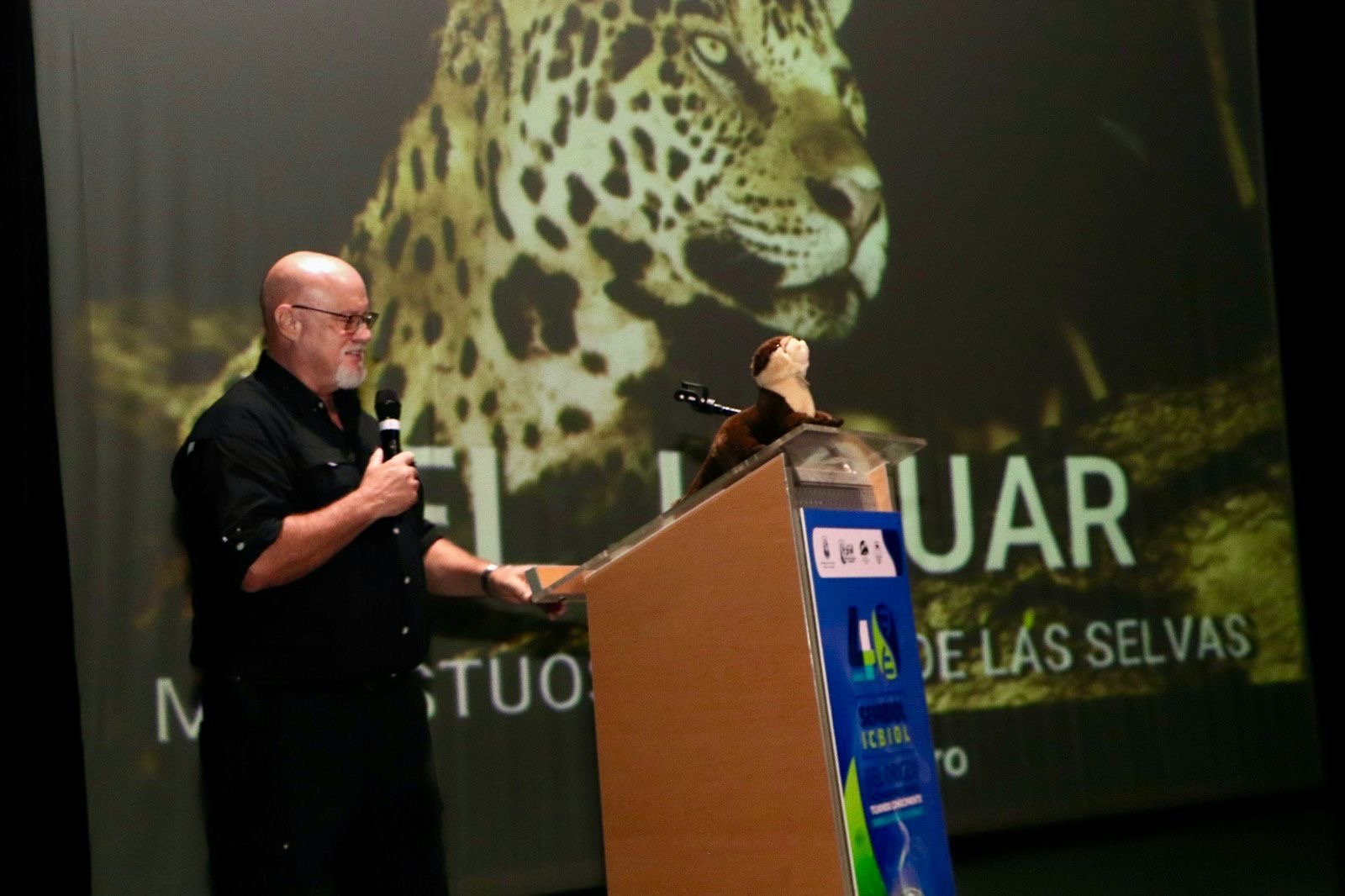 Presentan el libro «El Jaguar»